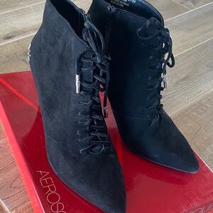 AEROSOLES Women's Black Lace-Up Boots